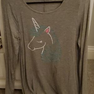 Grey unicorn printed shirt🦄